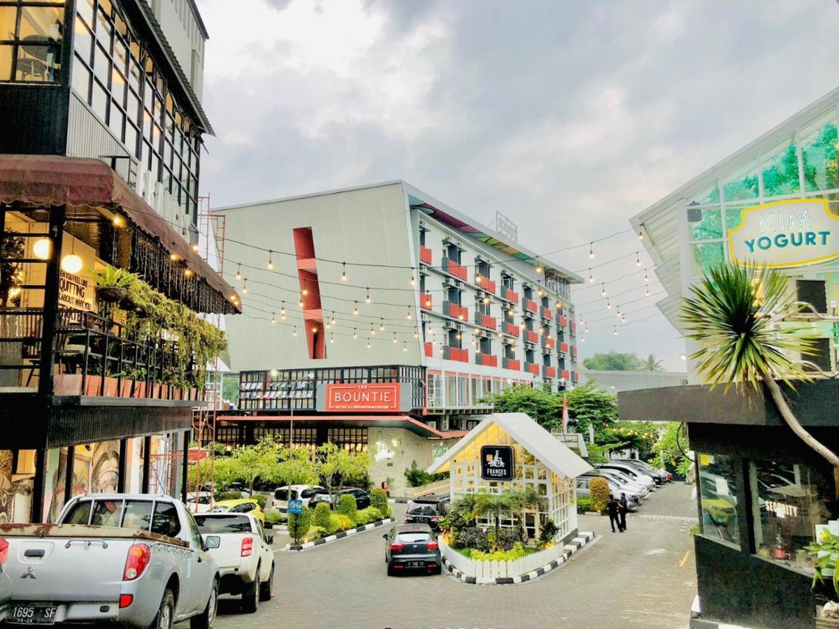 The Bountie Hotel And Convention Centre Sukabumi Dış mekan fotoğraf